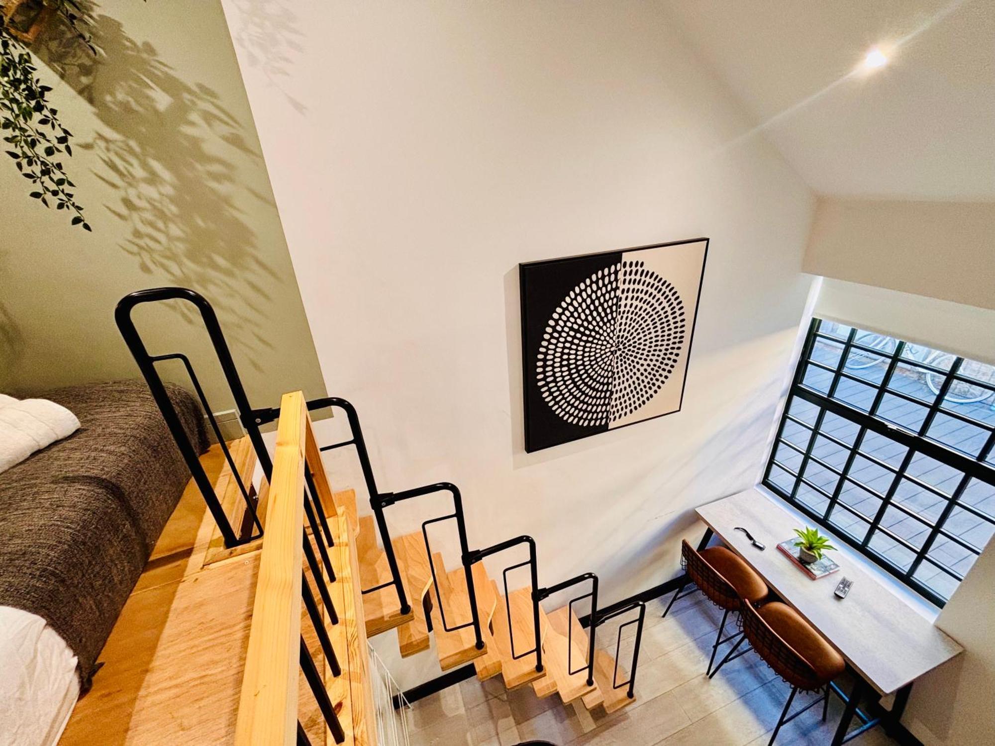 Hackney - No 19 - Vibrant Getaway Apartment London