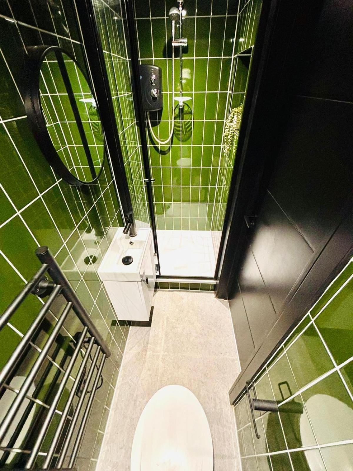 Hackney - No 19 - Vibrant Getaway Apartment *